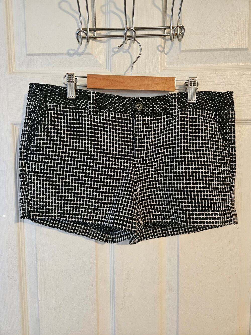 Merona Womans Black White Shorts Size 6